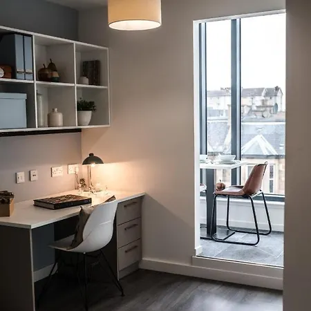 Bright And Ensuite Bedrooms At Mcdonald Road In