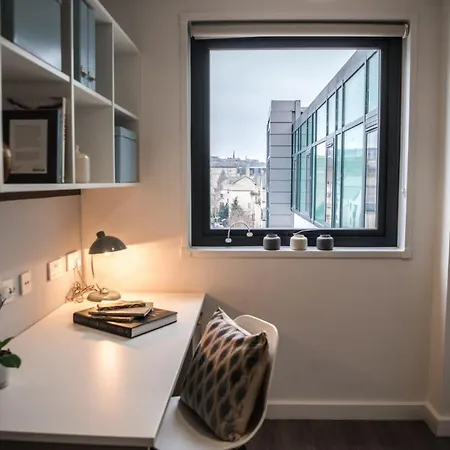 Apartment For Students Only - Mcdonald Road In Edinburgh