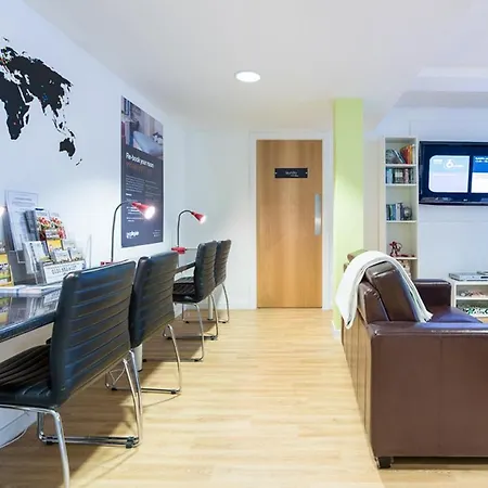 For Students Only - Mcdonald Road In Edinburgh