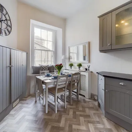 Stylish & Modern 2 Bedroom - Stockbridge. Διαμέρισμα