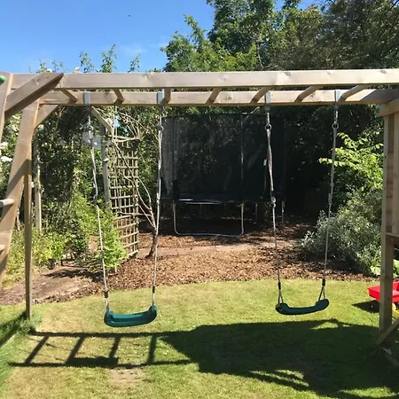 Gorgeous Family 15 Mins From City Centre Villa