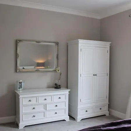Gorgeous Family 15 Mins From City Centre Villa