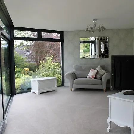 Gorgeous Family 15 Mins From City Centre Villa *