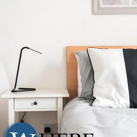 Lovely Modern At The Shore Edinburgh