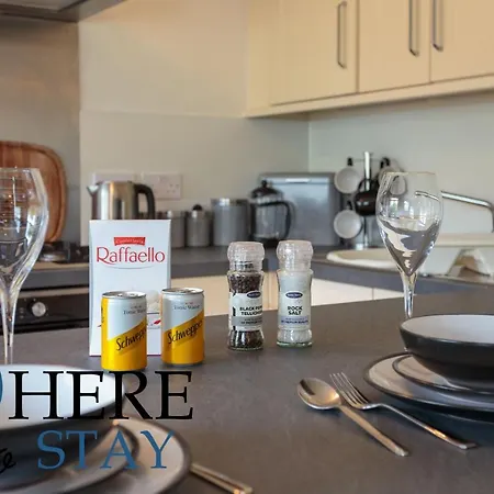 Lovely By The Hillwood Park-free Parking