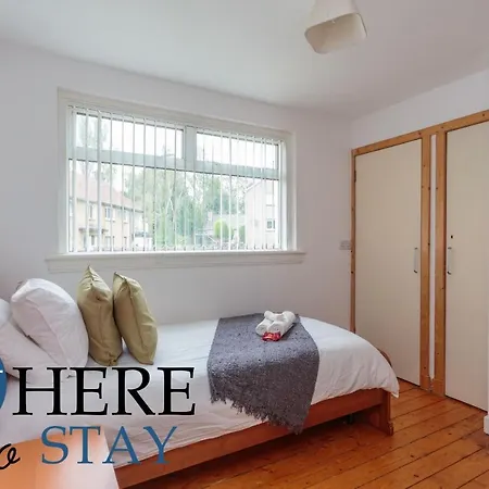 Apartamento Lovely By The Hillwood Park-free Parking