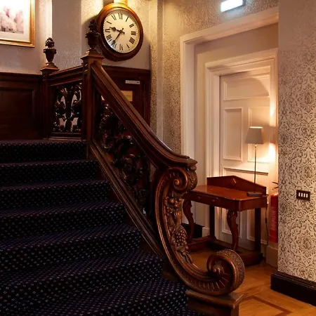 Royal Scots Club 3* Edinburg