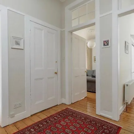 Beautiful Royal Mile Flat,victory Building. Apartamento