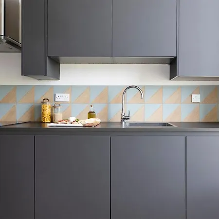 Grand Bright In Historic Appartamento