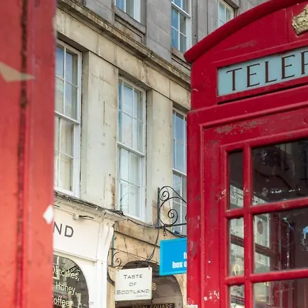 Daire The Tron Square Edinburgh