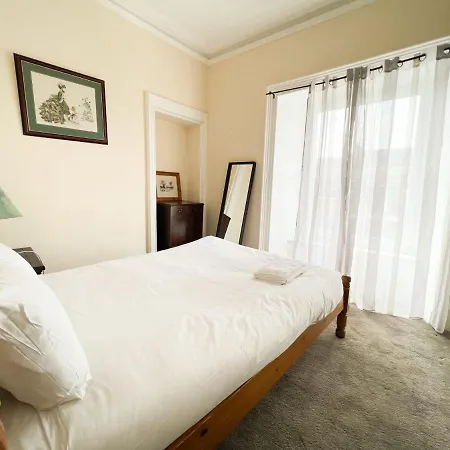 Convenient 3br Flat On Leith Walk Apartment *
