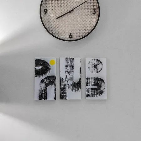 Cheerful Stays: 2 Bedroom Sleeps 6