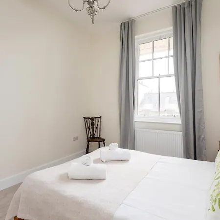 The Tron Square Apartment Edinburgh