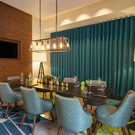 Courtyard By Marriott