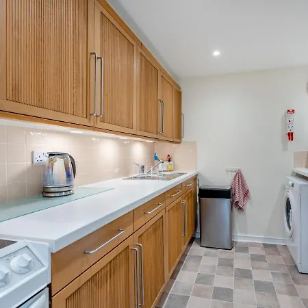 Campbells Close Apartment *