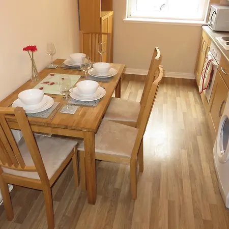 Waverley Park Apartment