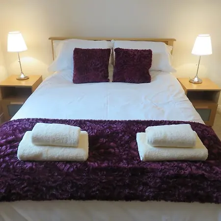 Waverley Park Apartment