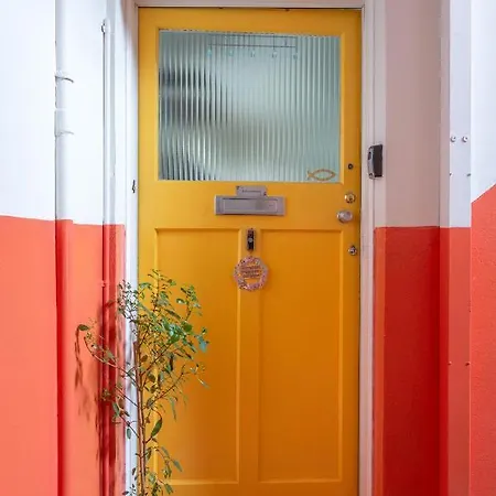 Bright & Spacious Double With Garden View- Close To Airport & Centre Privatunterkunft Edinburgh