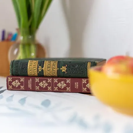 Privat bolig Bright & Spacious Double With Garden View- Close To Airport & Centre Edinburgh