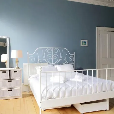 Spacious 4bd Terraced Flat - Old Town Edimburgo