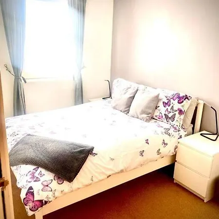 Bright Modern 아파트