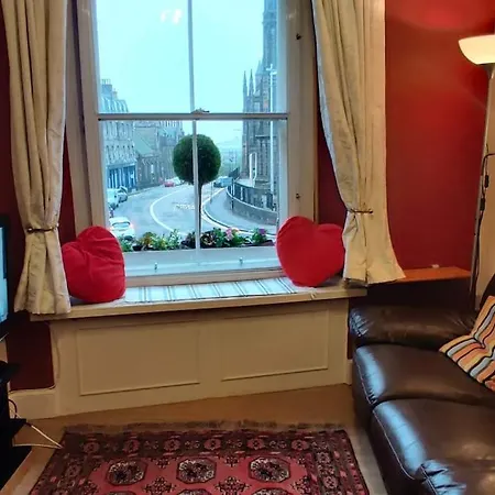 Royal Mile Apt, Just 1 Min From Castle! *
