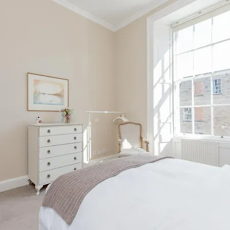 Stunning New Town 3 Bed Edinburgh