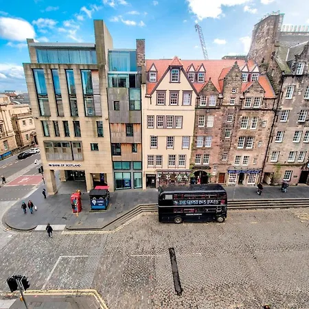 Modern Royal Mile 2 Bed Flat - Pass The Keys * Édimbourg