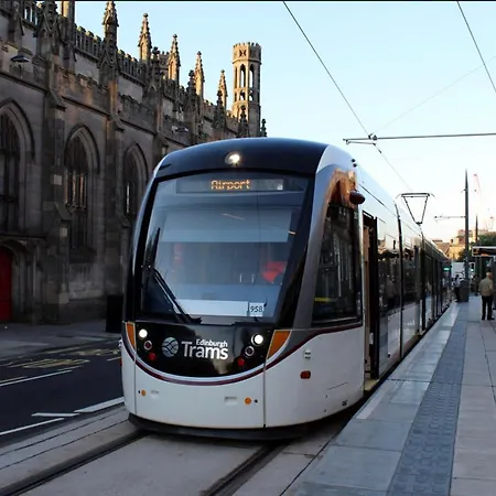 Beautiful Modern Sea-side In The Edinburgh