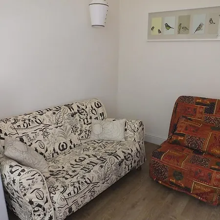 Leith Apartment *