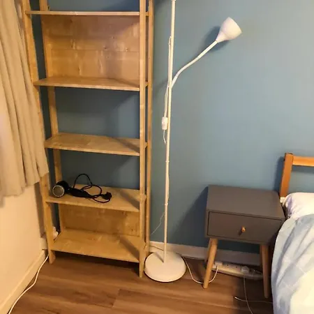 Inviting 1bd Flat In Apartment *