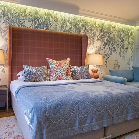 The Raeburn Otel Edinburgh