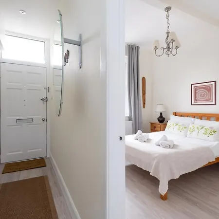 아파트 The Tron Square