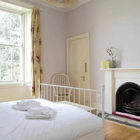 Spacious 4bd Terraced Flat - Old Town * Edimburgo