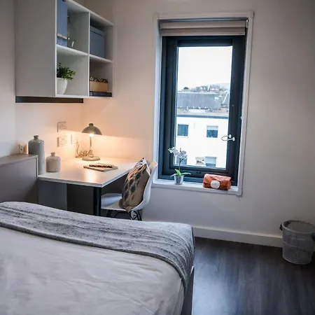 For Students Only - Mcdonald Road In Edinburgh