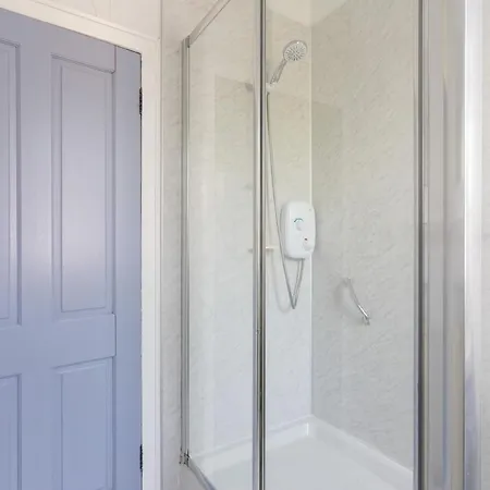 Lovely 3bed House-private Parking Semesterbostad *