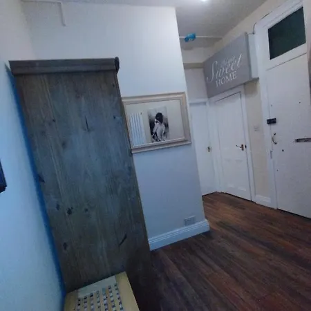 Park View Apartments: Central 2-bedroom With Free Parking Apartment Edinburgh
