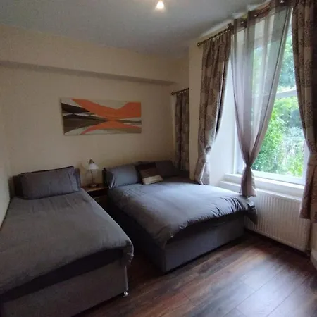 Park View Apartments: Central 2-bedroom With Free Parking Edinburgh