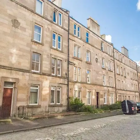 Newly Refurbished Flat * Edinburgh