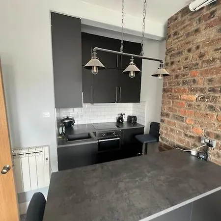 Newly Refurbished Flat Apartment EDI