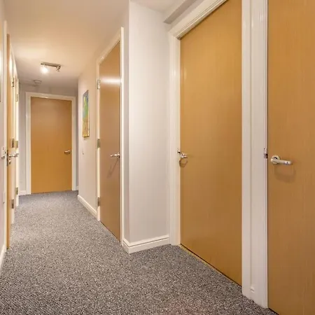 شقة Central, Fully Equipped Flat W/parking, Leith, إدنبرة