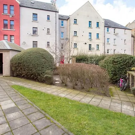 Central, Fully Equipped Flat W/parking, Leith, * إدنبرة