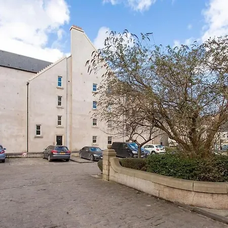 Central, Fully Equipped Flat W/parking, Leith, Apartment Edinburgh