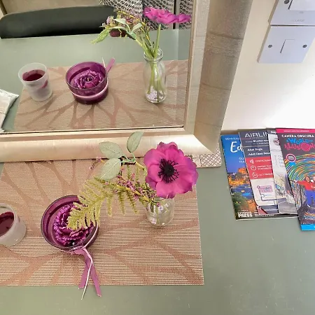 Homestay Lovely Double With Private Bathroom And Double With Shared Toilet & Parking Free *