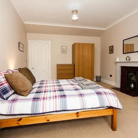 Appartamento Entire, & Fully- Equipped Flat, West End *