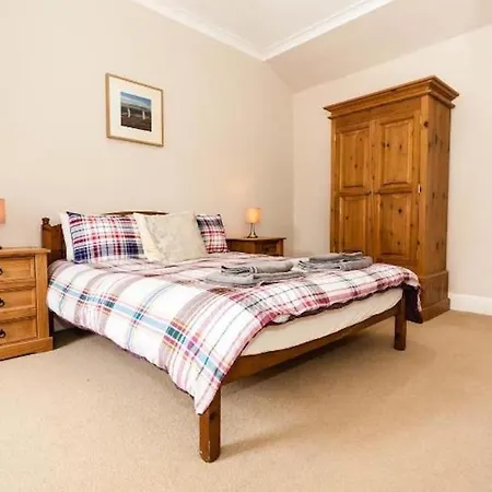 Appartamento Entire, & Fully- Equipped Flat, West End *