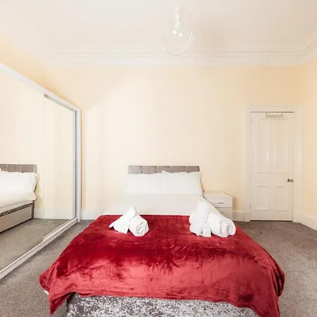 Apartment Specious Retreat With Famous Park Views Edinburgh
