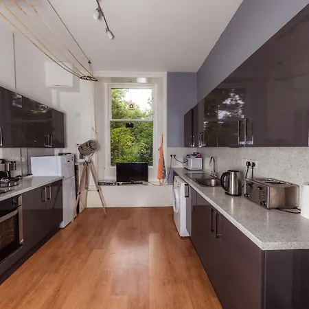 Specious Retreat With Famous Park Views * Edinburgh