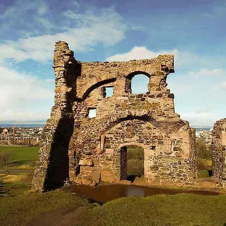 Park View Apartments: Central 2-bedroom With Free Parking Apartment Edinburgh