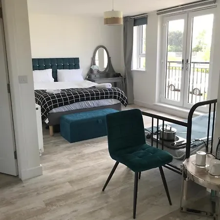 Large En Bedroom For 2 Persons No Breakfast Provided Bed & Breakfast